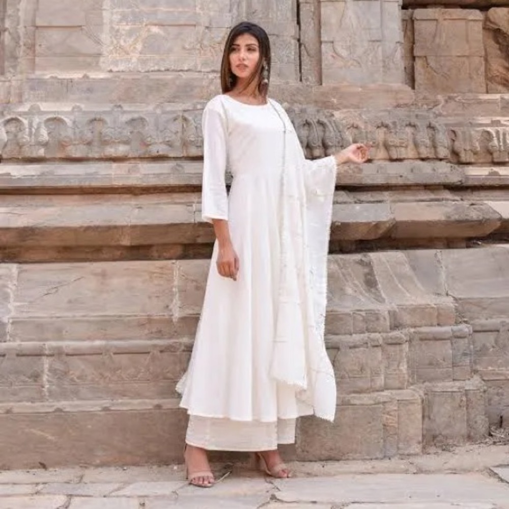 🔹Women's White Kurta With Gota Work Palazzo And Dupatta Set (3 Pc Set) - SMALL